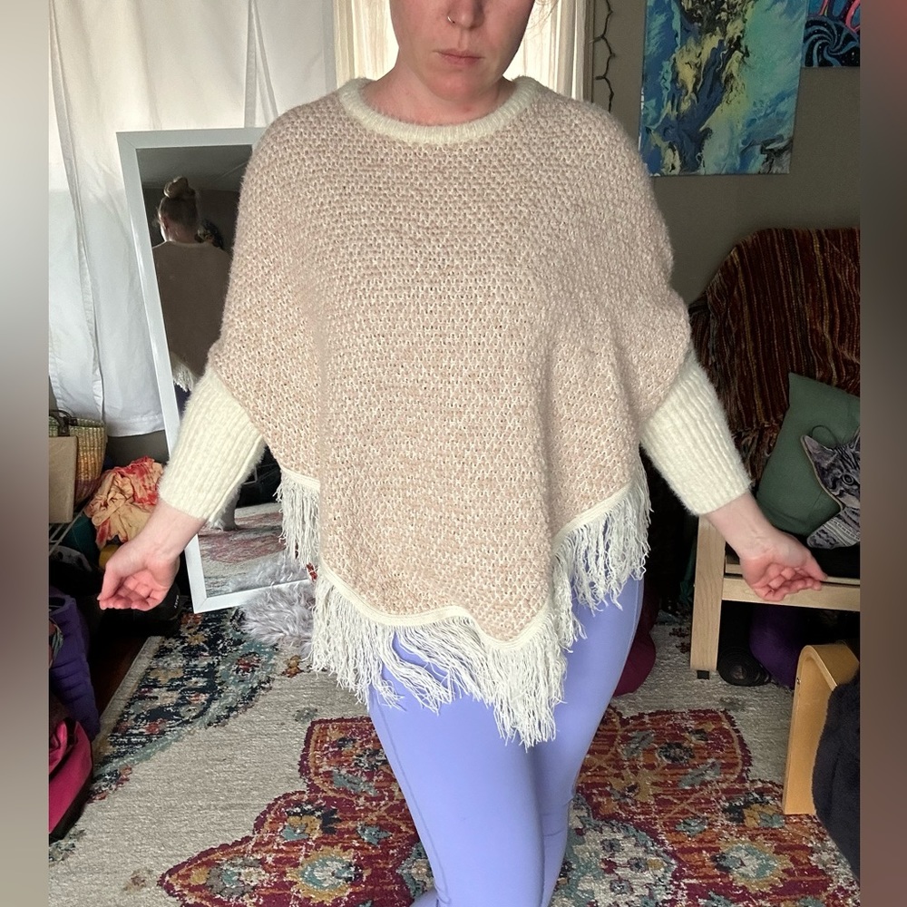 EINII Wool Poncho